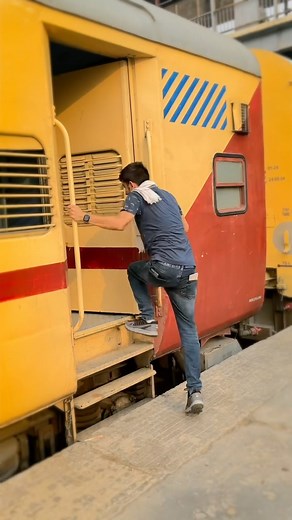 Jai Arora on Instagram: "🚂 Comment your Railway Station 🫵🏻 Note: 1. You should wait until the train is officially late by 3 hours. 2. After those 3 hours, you can file a TDR. 3. Ensure you file the TDR before the train actually reaches the station. 🚂 Train Delayed by More Than 3 Hours? Here’s What to Do - 🕒 Delay Over 3 Hours: Train running late? More than 3 hours delay! - 🚫 Not Traveling?: Decide not to travel? - 📋 File TDR: File a TDR before the train departs. - 🏢 Counter Tickets: For 
