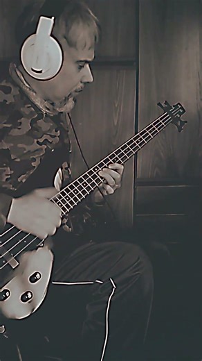 groove of the day 13 #slapbass #bass #bassfeatured #bassplayer
