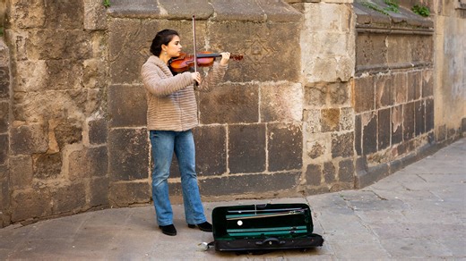 Research finds buskers earn more if they play classical music on cold Sundays