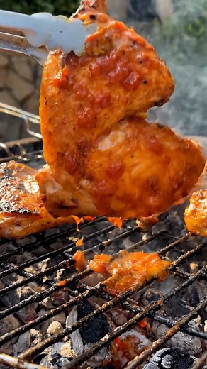 Portuguese Grilled Chicken Spicy Grilled Portuguese Chicken with Garlic & Lemon Marinade Ingredients: 4 bone-in, skin-on chicken thighs (or use a whole chicken cut into pieces) 3 tablespoons olive oil 4 cloves garlic, minced 1 tablespoon smoked paprika 1 tablespoon sweet paprika Recipe in First (Ꮯ.Ꮎ.Ꮇ.Ꮇ.Ꭼ.Ꮑ.Ꭲ ) 👇 Enjoy ❤️ 👇👇 | Easy Recipes