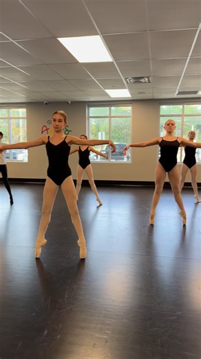 @global.arts.dance on Instagram: "Pointe class!"