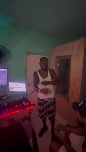 Seh crook or thief Bt uh cya call mi pawpa😎 The Game Real⚠️ #Believe @Chuck Starr /Producer @GAD DEM RECORDS (GadDem)