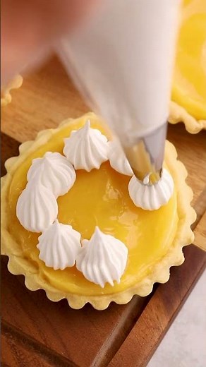 Mini Key Lime Meringue Pie Tarts | Easy Recipe with Toasted Meringue