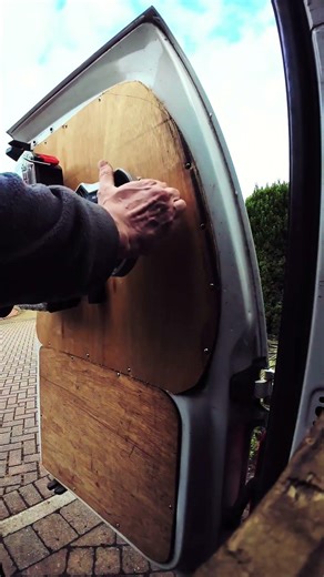 TRADES VAN organising tools using a 3D printer. #electrician #electrical