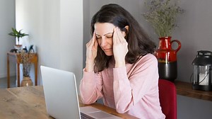 Screen Headaches And Migraine: Expert Explains Their Causes And Ways To Prevent Them