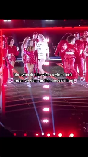 taylor said : are you okay!? I stepped on his foot #swifttok #swiftie #taylorswift