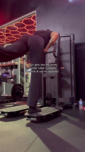 Obsessed with every new machine #gluteexercies #cablekickbacks #glutekickbacks #cablekickbacktutorial