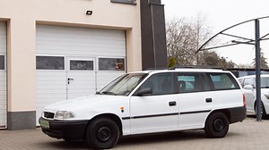 13K views · 37 reactions | OPEL ASTRA F Caravan 1.4 Classic Start GL Eredeti Magyar Auto + FRISS MŰSZAKI VIZSGA +Megkímélt állapot + Vonóhorog + 2X-s GARANCIA !! További részletes Információk +VIDEO +FÉNYKÉPEK az alábbi linken: https://martincar.hu/hasznaltauto/opel_astra_f_caravan_1_4_classic_start_gl_eredeti_magyar_auto_+_megkimelt_allapot_+_vonohorog_+_2x-s_garancia___-4106.html | Martin Car Autókereskedés | Facebook