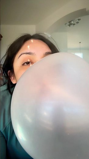 BIG BUBBLE ASMR | blowing HUGE hubba bubba bubble gum popping sounds #bubblebum #hubbabubba