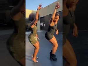 Compilation of Mzansi Hot girls💥💥🇿🇦 dancing to NewAmapaino Hit ( DangerFlex ft Akhona - Kangaroo )