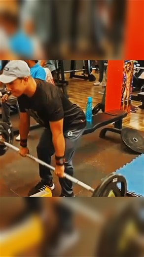 💥 Build Thick Back Muscles with Barbell Rows! 🔥 #shorts