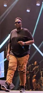 Keko makes a surprise appearance at Azawi 's concert happening now at Serena Hotel. #AzawiLiveAtSerena | Exclusive. Bizz