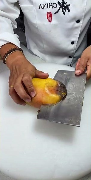 How to cut a mango