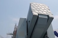 军武回顾：052D型战舰“火力护盾”上线！海红旗-10近程导弹防御系统与“万发炮”铸就海上钢铁防线_腾讯新闻