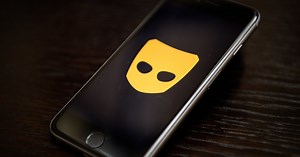 Dating apps like Grindr could pose a national security risk, experts warn