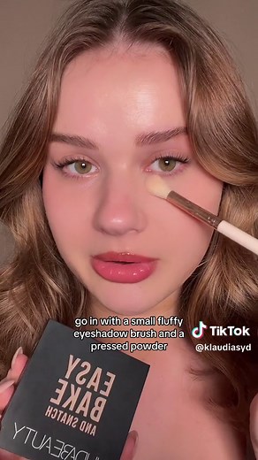 Best Setting Powder Techniques for Creaseless Undereyes