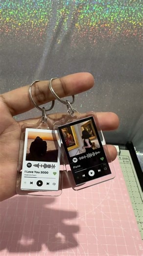 Personalized Scannable Spotify Keychain - Perfect Gift!