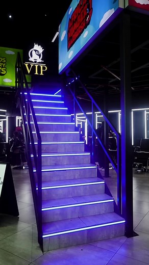 Come experience our VIP TREATMENT at our Menlyn Store😍 you might get to chill with YOUNG STUNNA,who knows 😅 #legendsbarber #legendsbarbershop #youngstunna #amapiano #belegendary
