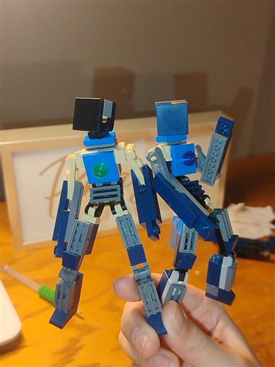 Creating Robots with LEGO: The Broken and Build Challenge