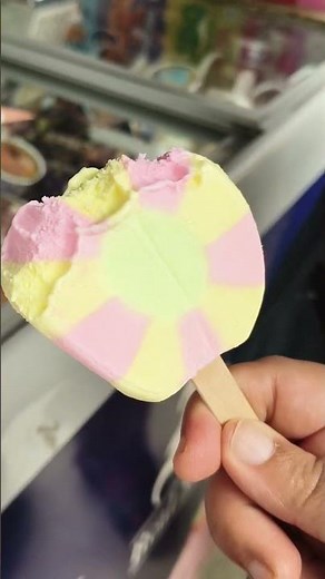 Amul Fundoo Chakri Ice Cream Review 🍦 | ₹20 Two-in-One Treat with Pista Center! #amul #icecream