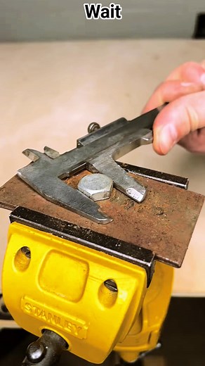 2.8K views | A new way to open a nutcracker  #diy #tips #tricks #fb #tipsandtricks #ideas #nutcrackerb #facebookreel #facebookviral #viral2025 | Papuler video's | Facebook