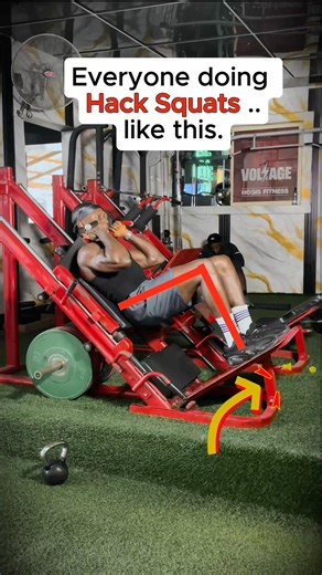 Deep/Parallel Squats ✅ #quads #hacksquat #legdaytips #musclebuild #legworkout #coreworkout