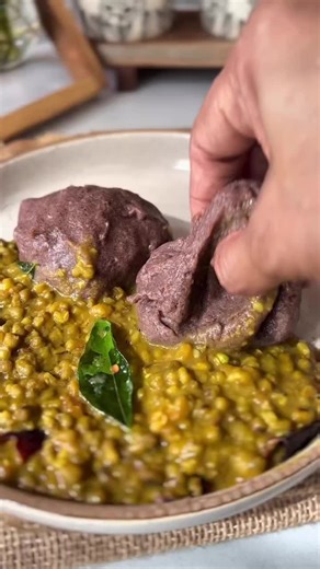 Ragi Kali & Pachai Payaru Curry Recipe