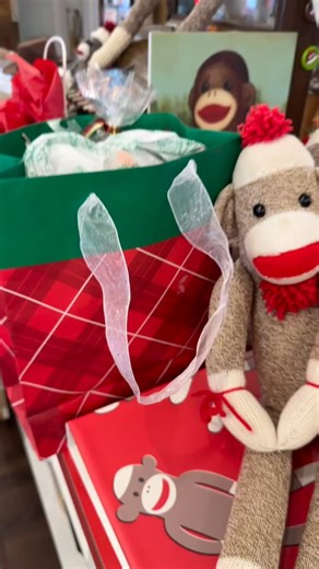 🎉🥳Yesterday was an epic day. Maxx Eugene came to visit us all the way from West Virginia🙉❤️ Everyone was so excited to see him, especially Sock Monkey, the original guy from Cracker Barrel, that started the museum. There was a workshop in Maxx’s honor and even Waffles sock monkey came from the Hampton Inn to welcome him. Waffles left with a new friend, Holly the Highland cow, but not before getting a photo with Maxx, OG Sock Monkey, Frenchie Sockington, JJ and Agnes from the Museum. Adorable