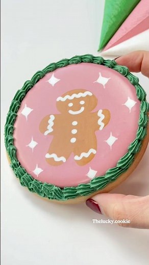 Gingerbread man Cookie 🎄recipes and cutters link in bio #cookiedecorating #christmas #satisfying