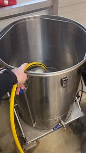 Brewed on BrewZilla 100l today🤩 brewed a low alcohol beer, so there was only 4.5kg of malt in 40 liters, so I could easily lift the silkaret without a hoist. So that it doesn’t ferment too far down, I’ve mash at 79 degrees. Original gravity of 1.025 and expected final gravity to be 1.019. 😃 so the result should be about 0.9% alcohol . #homebrewingexperience #homebrewing #homebrewer #homebrew #craftbeer . The owner of the content is: @marialovesbrewing | James Bonanni