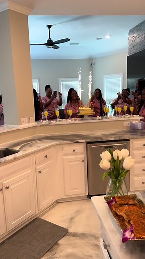 Experinces with Chef B are top tier 🥂🍾🤞🏾 book yours today! Feed you soon 🥰 #brunchtime #brunch #brunching #brunchgoals #brunchatl #atlbrunch #atlantabrunch #brunchatlanta #atlchefs #atlchef #atlfood #foodtok #brunchtok #privatechef #girlsday #luxury #luxurylifestyle #traveltiktok #travelchef✈️ #travelingchef #celebritychef