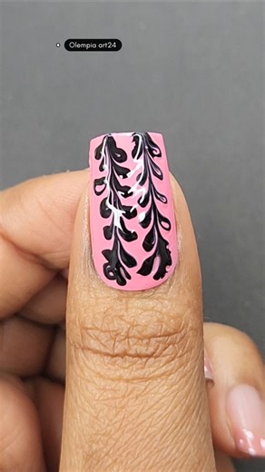 Simple nails designs at home 💅 #simplenails #nailart #subscribe