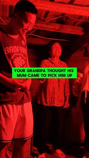 I helped Mom and Grandma change the lightbulbs—so why did they get angry？