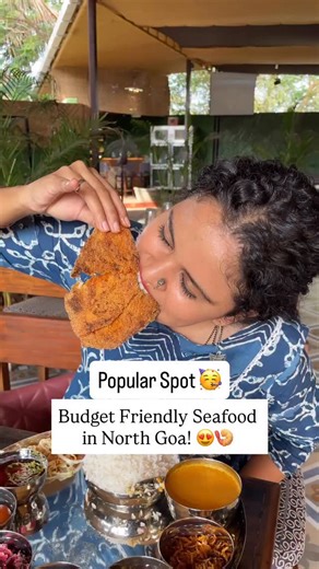 Popular Seafood Spot in North Goa! 😍🍤 A year old, but already a Mapusa classic. 🥳 This popular spot has been winning hearts with dishes like crispy Mackerel Cutlets, rich Prawns Butter Garlic, flavourful Veg Singaporean Noodles, comforting Chicken Biryani, earthy Mushroom Cafreal, a sizzling Chicken Sizzler and well-crafted cocktails 🍹🔥 Known for their Fish Thalis and smoky Tandoor dishes, it’s the kind of place you keep coming back to once you’ve tried it. Mapusa, you’ve got good taste 😉 