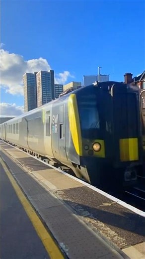 2 Tone from SWR Class 444s as the pass Woking very fast