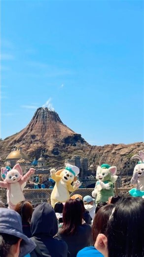 Tokyo DisneySea 25th Anniversary Celebration – The entire Duffy family is out in force! #disneyse...