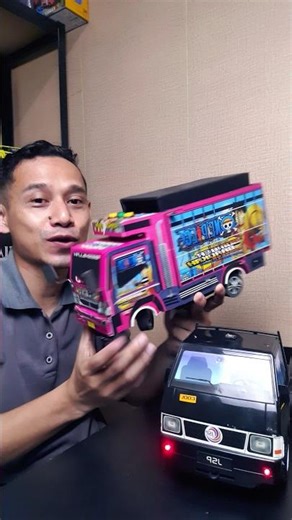 Miniature toy truck wobble one piece motif #trukoleng