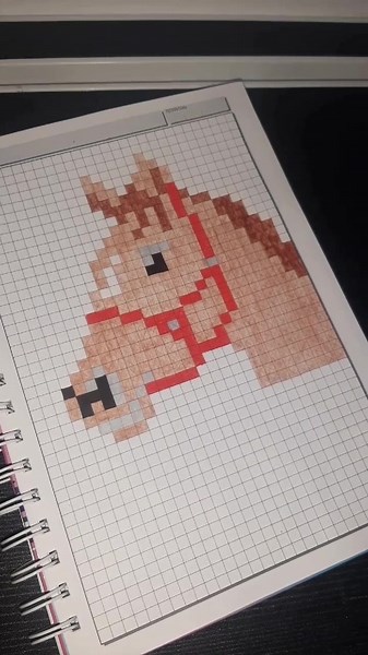 Dibujo de caballo pixelado en cuadrícula - ¡Crea Arte Único!