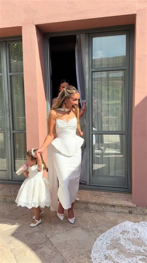 Bridesmaids Walk Fast: Tips for Coordinated Wedding Processions