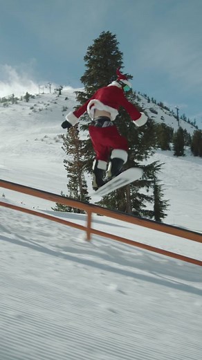 Santa Shredding at Mammoth Mountain | Christmas Snowboarding