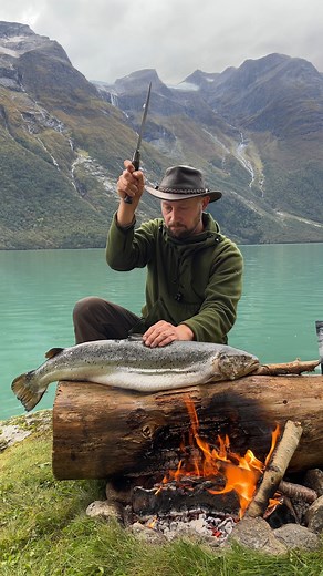 52M views · 323K reactions | Big fishes need big knives Do you like salmon? #asmr #firekitchen #seafood #outdoorcooking | Fire Kitchen | Facebook