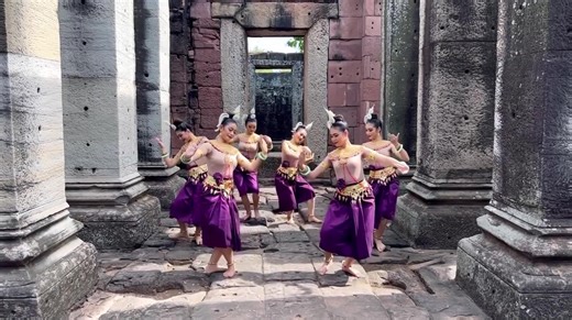1K views · 57 reactions | Thai Apsara Dance of Phimai Temple  Credit: Jay Natthaphong https://www.facebook.com/natthaphong.detdoon/posts/2464155877060069 +++++ #ThaiApsara #Apsara #Apsorn #ThaiDance #Phimai #Thailand #ThaiCulture #ThaiCultureToTheWorld #อัปสรา #อัปสร #รำไทย #นาฏศิลป์ไทย #พิมาย #ไทย #วัฒนธรรมไทย | Thai Culture to the World | Facebook