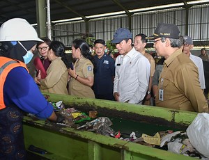 Pemerintah Kejar Target Pengelolaan Sampah Lewat 1 RW 1 Bank Sampah : Okezone News