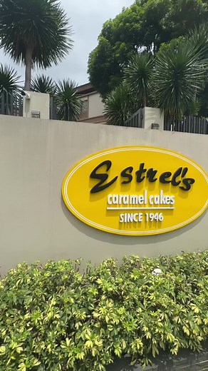 love the place, Estrel’s 💛 #estrelscaramelcake #quezoncity #estrels #caramelcake #famouscake #cakeph
