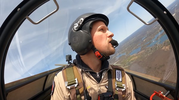 Watch a first flight go wrong in seconds