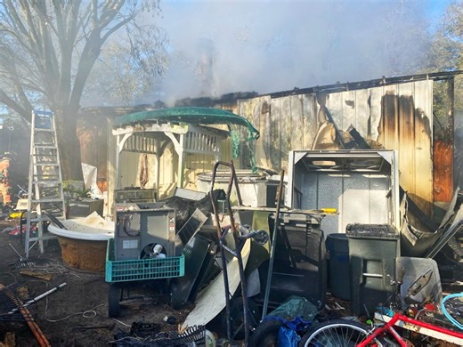 Walton County firefighters battle early morning blaze