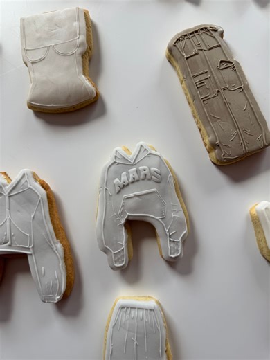 Mars is in Flannels — and not just online. We’re now in 80 Flannels stores across the UK & Ireland. With exclusives you won’t find on our site, and that premium feel you have to experience in person. | Mars The Label | Facebook