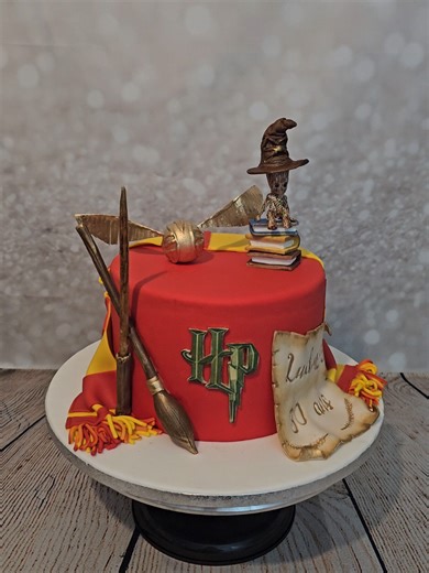Gâteau Harry Potter, sur mesure ☺️ #harrypotter #GâteauHarryPotter #happybirthday #GâteauMagique