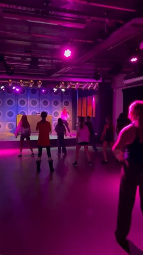 MÄX Wiener Neustadt on Instagram: "Feel Free, Dance With Me - for School 🫶🏻 Die tüchtigen Mädels von der NMS Winzendorf haben richtig Gas gegeben! 🤩🔥 Lust auf einen Tanzworkshop, Selbstverteidigungs-Workshop oder Schulfilm? Dann schaut auf unsere Webseite - dort findet ihr unser aktuelles Schulprogramm✨ #wienerneustadt #mäxwn #dance #feelfreedancewithme #happy #school #sia #cheapthrills🎶"