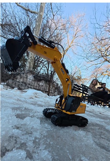 This remote-controlled excavator is so much fun and cool!